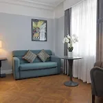 The Queens Otel 4*