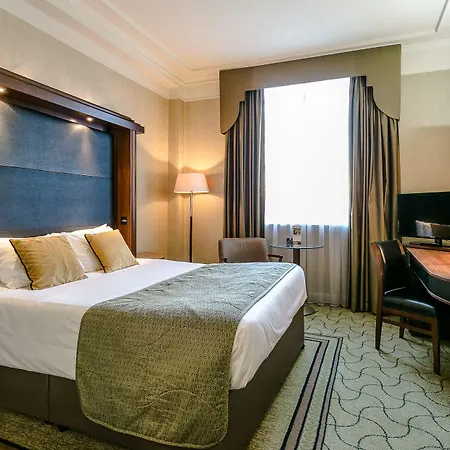 ホテル The Queens