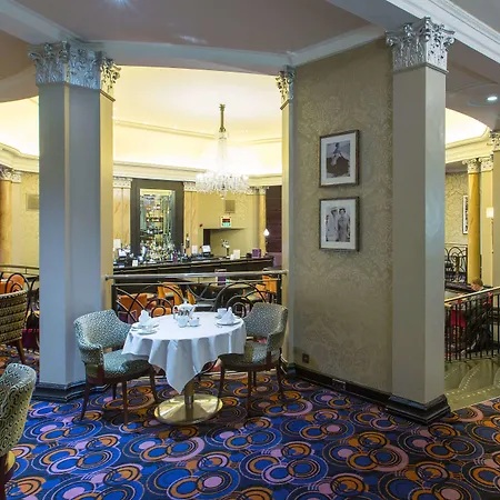 The Queens ホテル リーズ