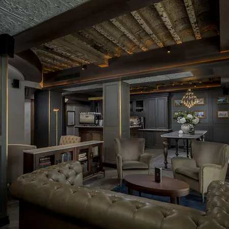 The Queens ホテル