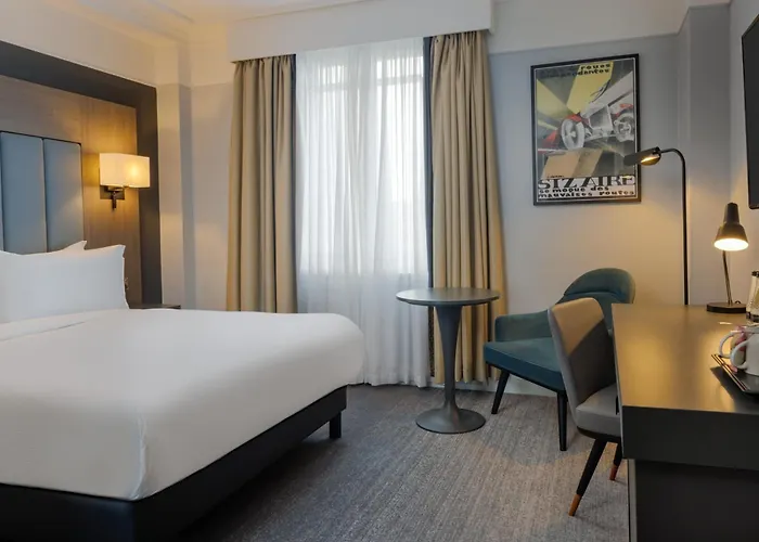 Готель The Queens 4*