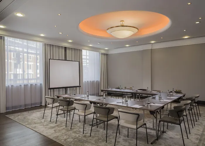 The Queens 4* Лідс