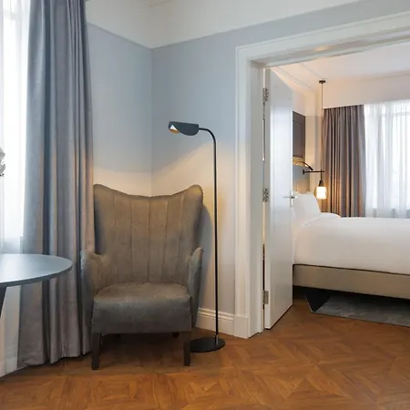 The Queens Leeds (West Yorkshire)