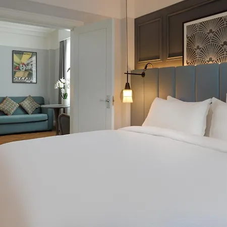 ホテル The Queens 4*