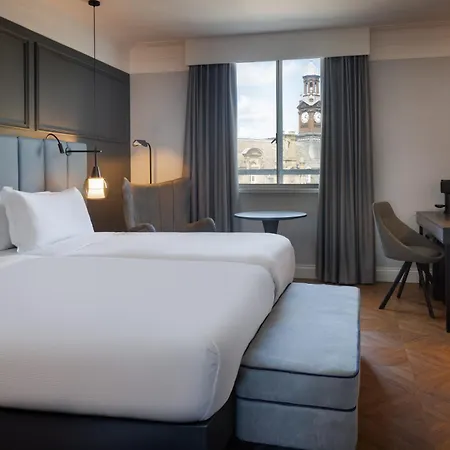 The Queens ホテル