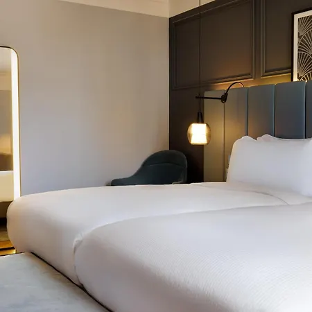 Hotel The Queens