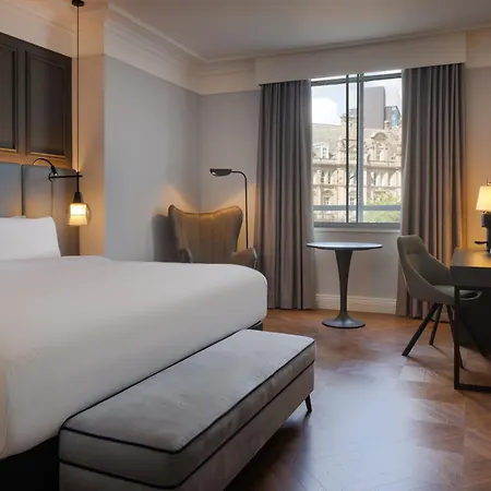 ホテル The Queens リーズ