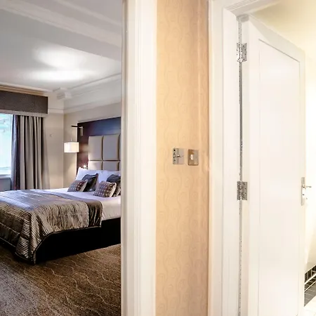 Hotel The Queens