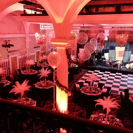 ホテル The Queens 4*