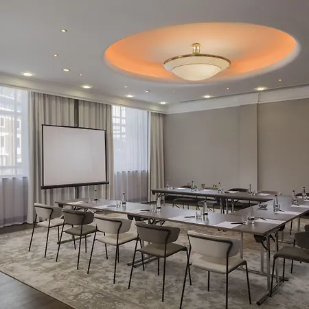 The Queens 4* Leeds (West Yorkshire)