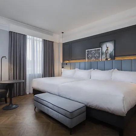 The Queens 4* Leeds (West Yorkshire)