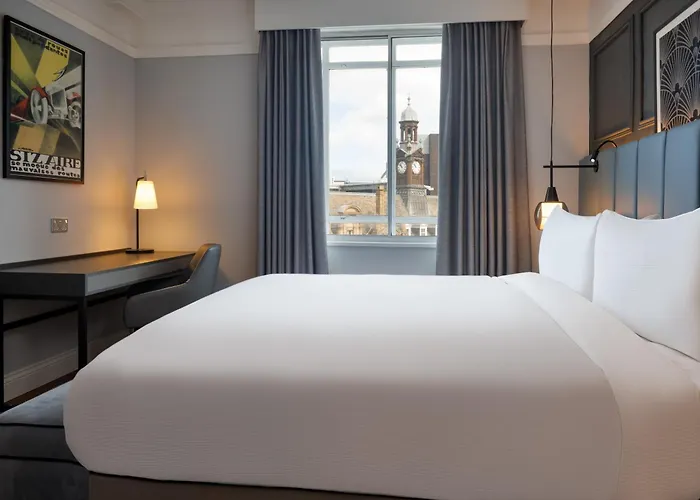 The Queens Λιντς