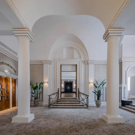 The Queens Hotel 4*