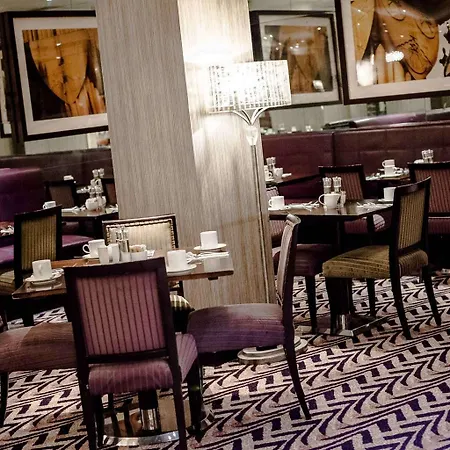 The Queens Hotel