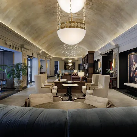 Hotel The Queens 4*