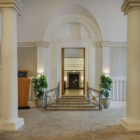 Hotel The Queens 4*