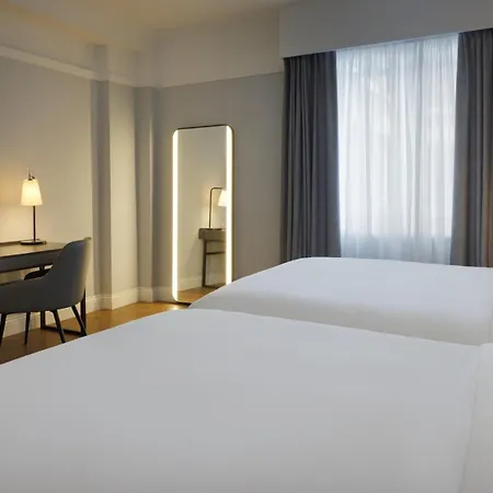 Hotel The Queens 4*