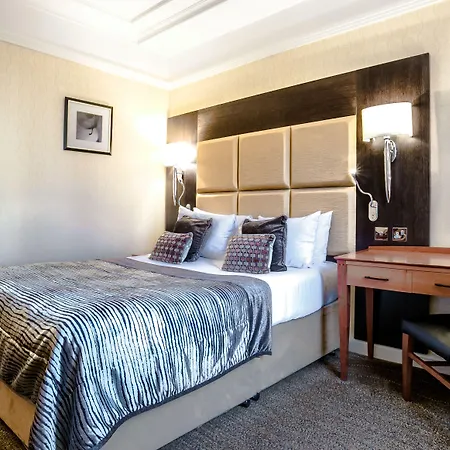 Hotel The Queens