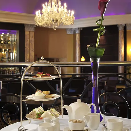 The Queens Hotel
