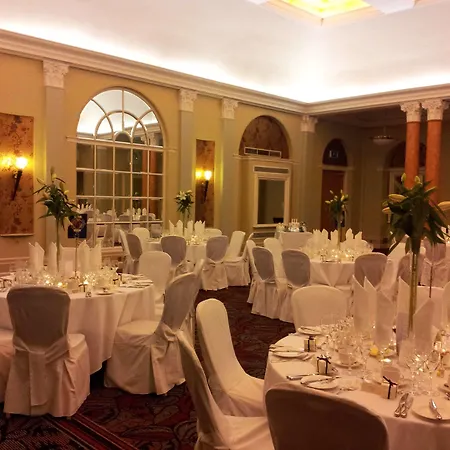 酒店 The Queens 4*