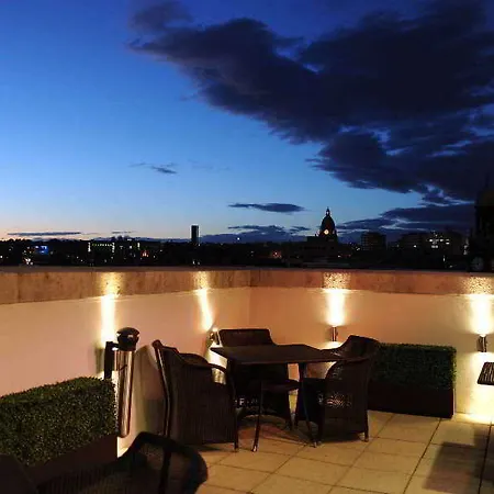 The Queens 4* Leeds (West Yorkshire)