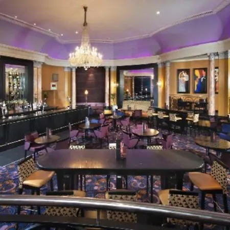 Hotel The Queens 4*